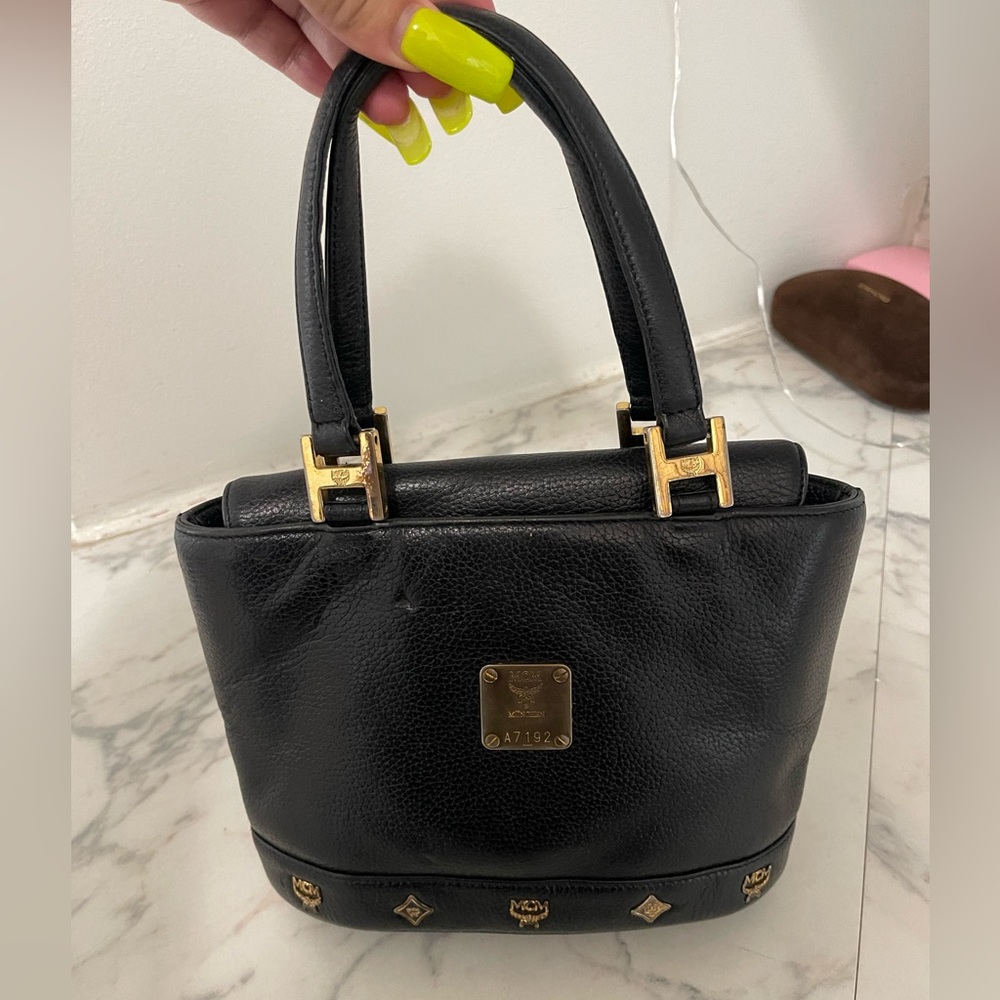 MCM VINTAGE BLACK LEATHER LOGO SMALL TOTE